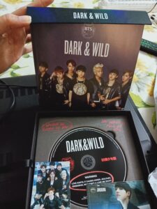 BTS- DARK&WILD photo review
