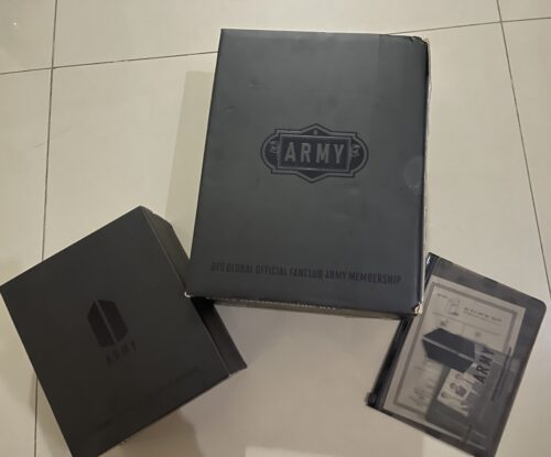 Official ARMY Membership 7th Kit [Pre-Luv] photo review